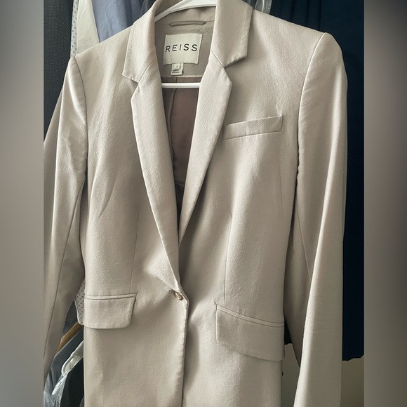 Reiss Jackets & Blazers - Reiss Women's Blazer in Light Beige